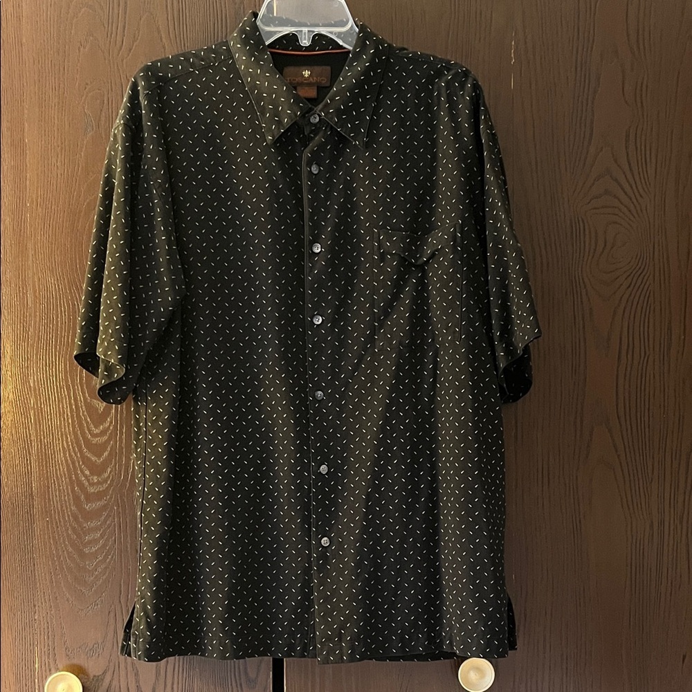 Toscano Men’s 100% silk long sleeved black shirt with gold slashes of color. XL